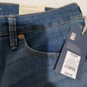 *SOLD*Universal Thread Jeans